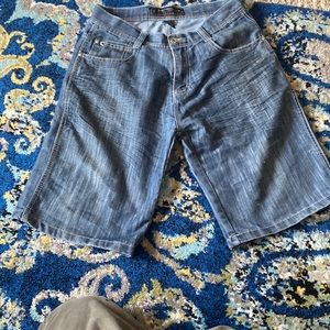 Southpole size 34 jorts